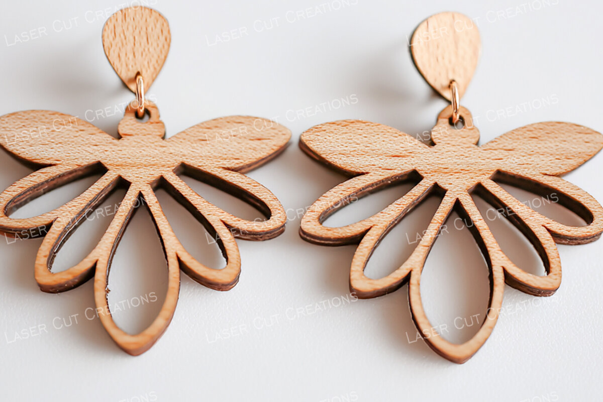 Σετ των 3 Intra απο ξύλο plywood 3mm-4mm πάχος Αφηρημένα σκουλαρίκια με πτώση πετάλων Δίασταση 3x3 cm INTRAFABR-124910485