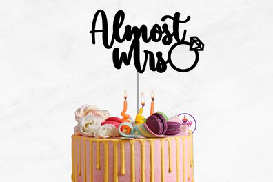 Σετ των 2 Intra απο ξύλο plywood 3mm-4mm πάχος Σχεδόν Mrs Engagement Cake Topper Δίασταση 15x15 cm INTRAFABR-75260108