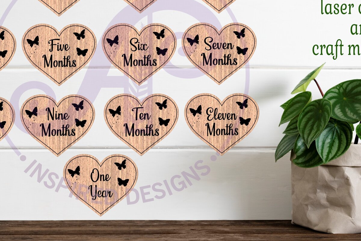 Σετ των 2 Intra απο ξύλο plywood 3mm-4mm πάχος Baby Monthly Milestone Discs Heart Δίασταση 15x15 cm INTRAFABR-95210696