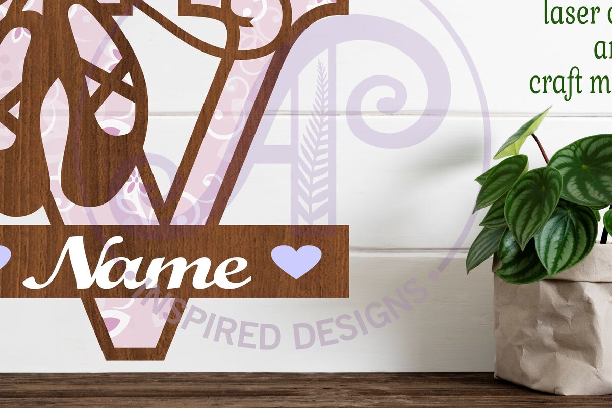 Σετ των 3 Intra απο ξύλο plywood 3mm-4mm πάχος Μονόγραμμα με κεφαλαίο παπούτσι μπαλέτου Επιστολή V Δίασταση 9x9 cm INTRAFABR-91015656