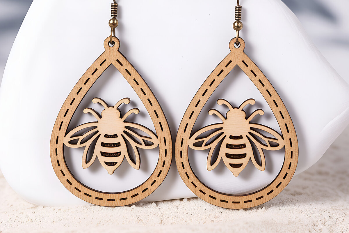 Σετ των 3 Intra απο ξύλο plywood 3mm-4mm πάχος Σκουλαρίκια Bee Teardrop Cut  Δίασταση 3x3 cm INTRAFABR-121541610