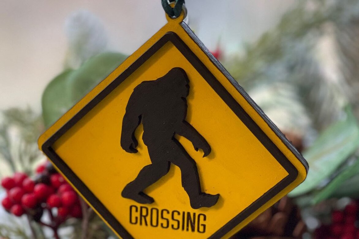 Σετ των 3 Intra απο ξύλο plywood 3mm-4mm πάχος Χριστουγεννιάτικο στολίδι Bigfoot Crossing Δίασταση 8x8 cm INTRAFABR-42976195