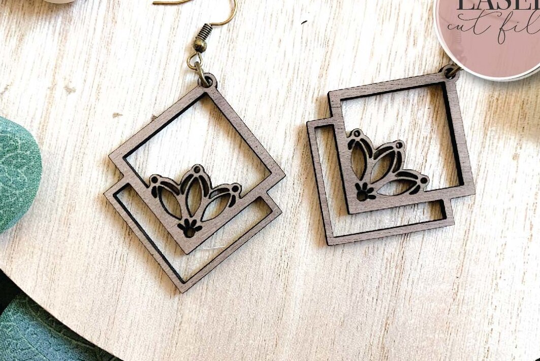 Σετ των 3 Intra απο ξύλο plywood 3mm-4mm πάχος Σκουλαρίκια λέιζερ Boho Floral Δίασταση 3x3 cm INTRAFABR-73359022