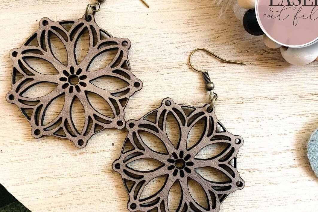 Σετ των 3 Intra απο ξύλο plywood 3mm-4mm πάχος Σκουλαρίκια λέιζερ Boho Floral Δίασταση 3x3 cm INTRAFABR-73365798