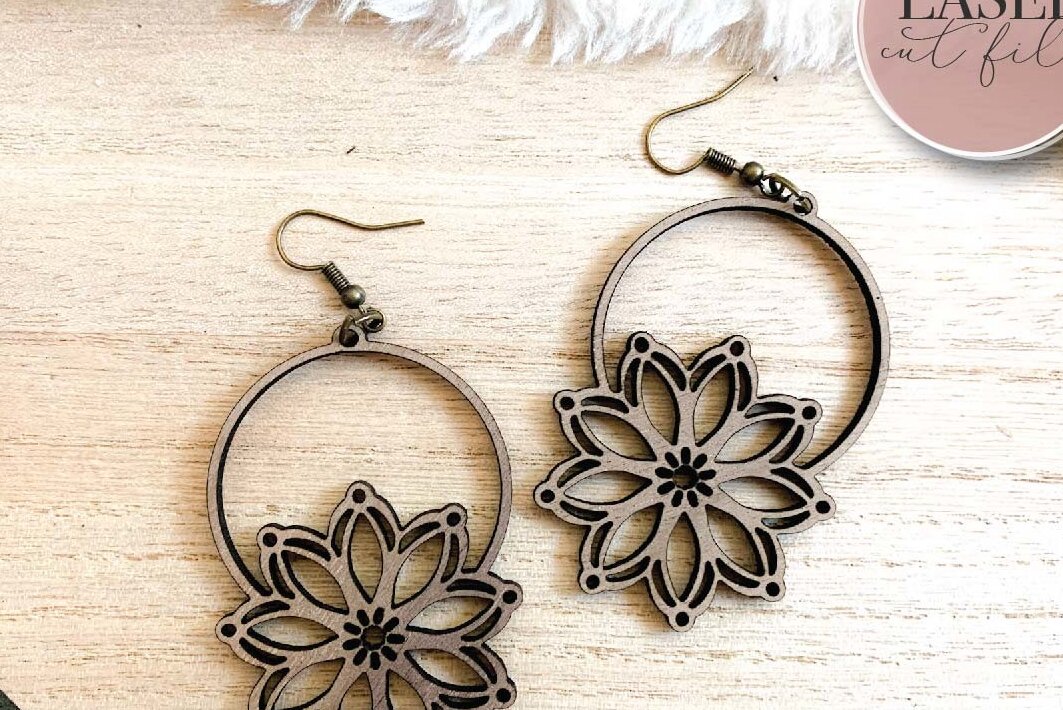 Σετ των 3 Intra απο ξύλο plywood 3mm-4mm πάχος Σκουλαρίκια λέιζερ Boho Floral Δίασταση 3x3 cm INTRAFABR-73358551