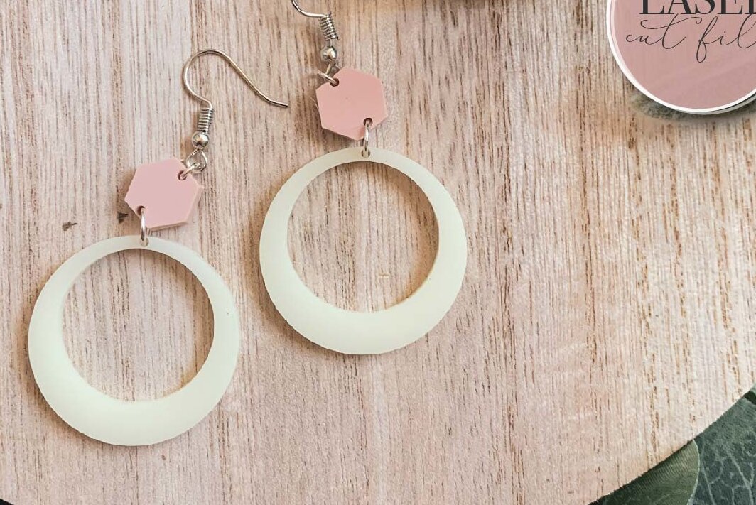 Σετ των 3 Intra απο ξύλο plywood 3mm-4mm πάχος Σκουλαρίκια λέιζερ Boho Δίασταση 3x3 cm INTRAFABR-73210292