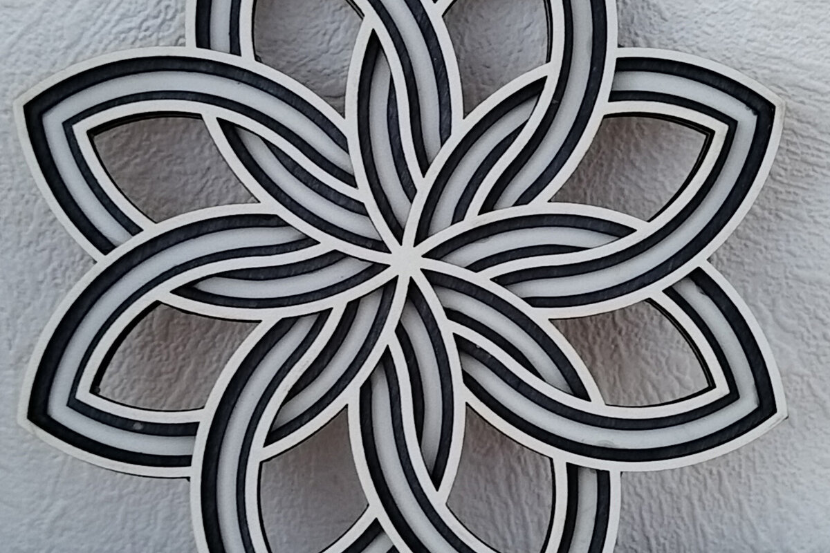 Σετ των 3 Intra απο ξύλο plywood 3mm-4mm πάχος Κελτικό στολίδι λουλουδιών Δίασταση 8x8 cm INTRAFABR-113045312