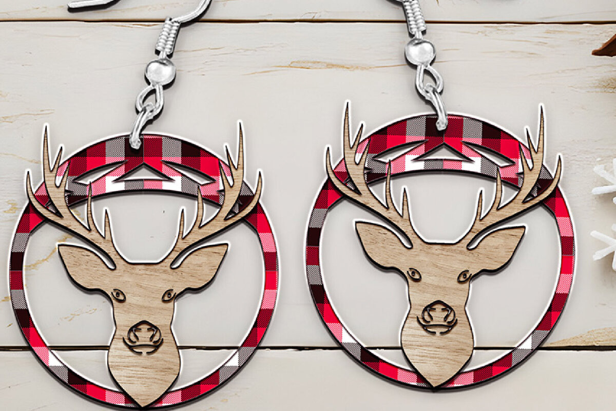 Σετ των 3 Intra απο ξύλο plywood 3mm-4mm πάχος Χριστουγεννιάτικα σκουλαρίκια κομμένα με λέιζερ κεφάλι ελαφιού. Δίασταση 4x4 cm INTRAFABR-110020970