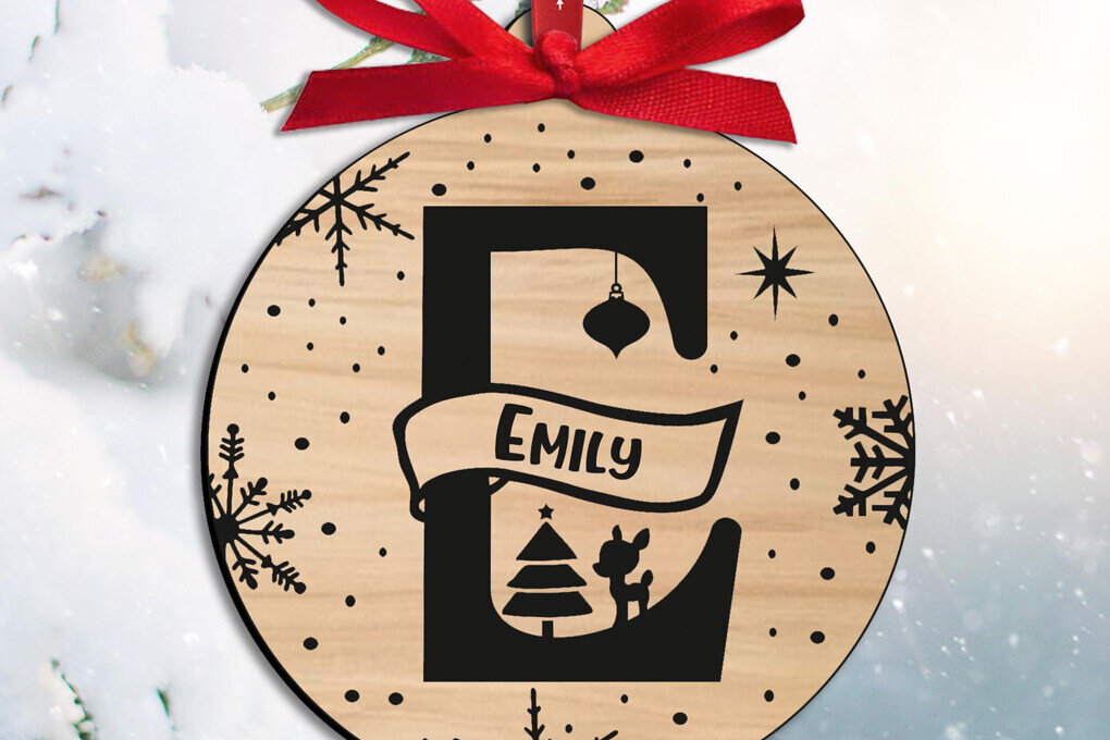 Σετ των 3 Intra απο ξύλο plywood 3mm-4mm πάχος Χριστουγεννιάτικο μονόγραμμα Γράμμα Ε Στολίδι Δίασταση 8x8 cm INTRAFABR-109150403