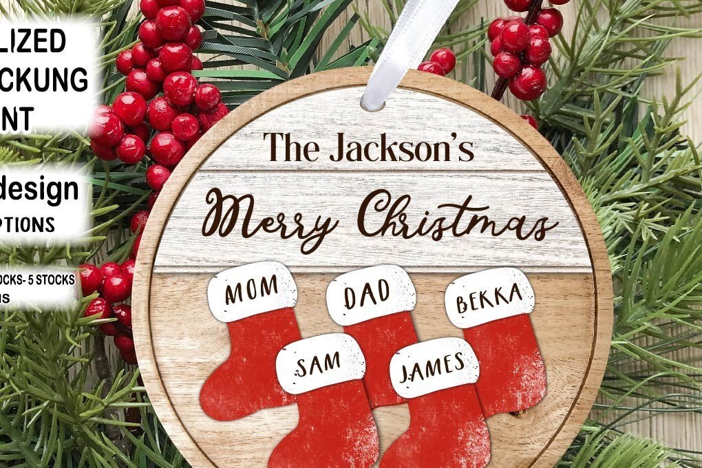 Σετ των 3 Intra απο ξύλο plywood 3mm-4mm πάχος Χριστουγεννιάτικο στολίδι. Οικογένεια Χριστουγέννων Δίασταση 6x6 cm INTRAFABR-39138149