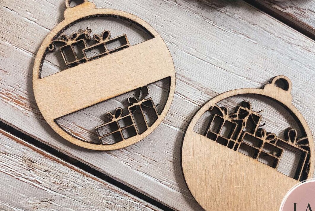 Σετ των 3 Intra απο ξύλο plywood 3mm-4mm πάχος Κενό στολίδι Χριστουγεννιάτικων δώρων Δίασταση 8x8 cm INTRAFABR-72168200