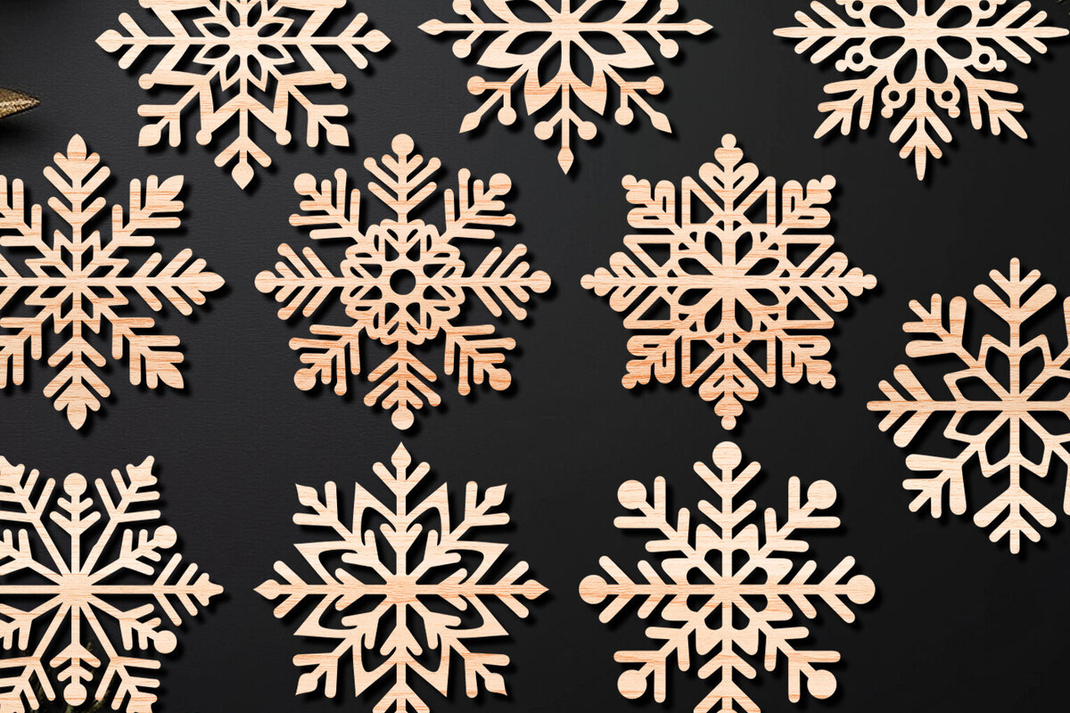 Σετ των 2 Intra απο ξύλο plywood 3mm-4mm πάχος κοπής με λέιζερ Χριστουγεννιάτικες νιφάδες χιονιού 01 Δίασταση 15x15 cm INTRAFABR-108324730