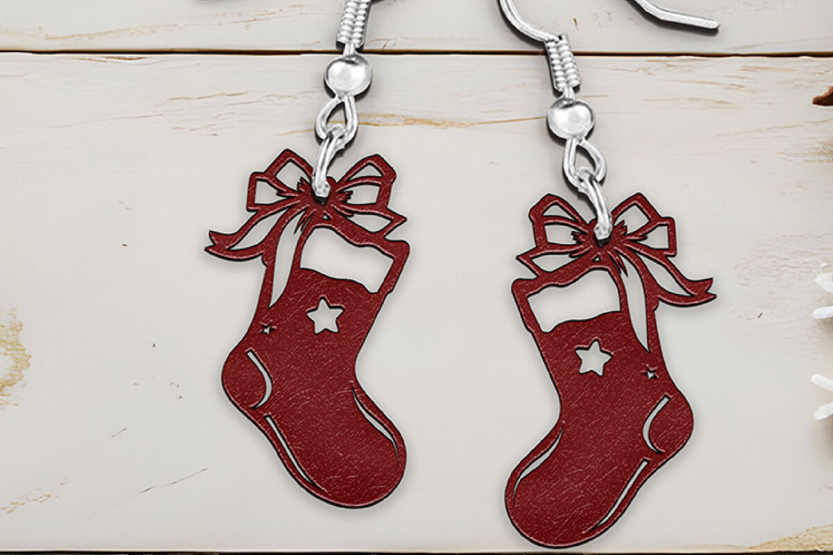 Σετ των 3 Intra απο ξύλο plywood 3mm-4mm πάχος Σκουλαρίκια με χριστουγεννιάτικη κάλτσα κομμένα με λέιζερ. Δίασταση 4x4 cm INTRAFABR-107624849