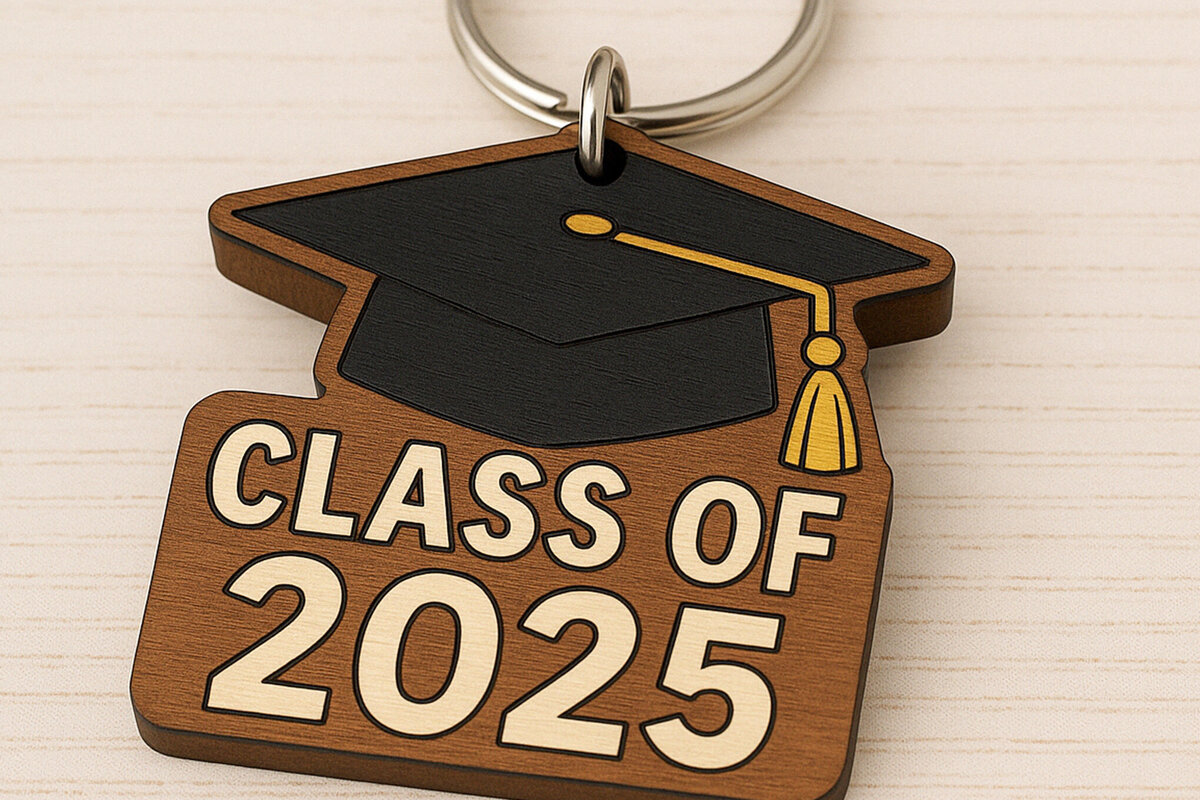 Σετ των 3 Intra απο ξύλο plywood 3mm-4mm πάχος - Μπρελόκ Class of 2025 Graduation Keychain Δίασταση 4x4 cm INTRAFABR-120897291