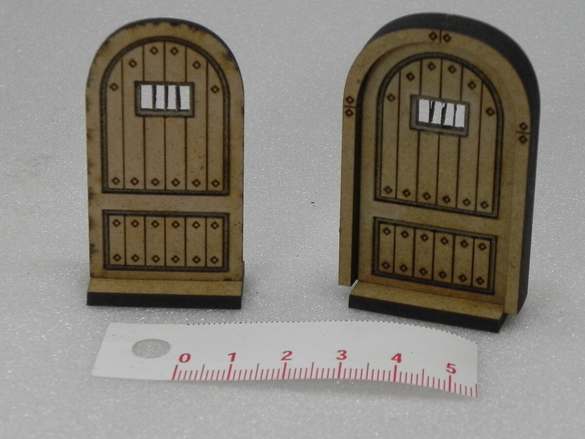 Σετ των 2 Intra απο ξύλο plywood 3mm-4mm πάχος - Dungeon Doors (Γοτθικού Στρογγυλού Στυλ) Δίασταση 300x200 cm INTRAFABR-25499884