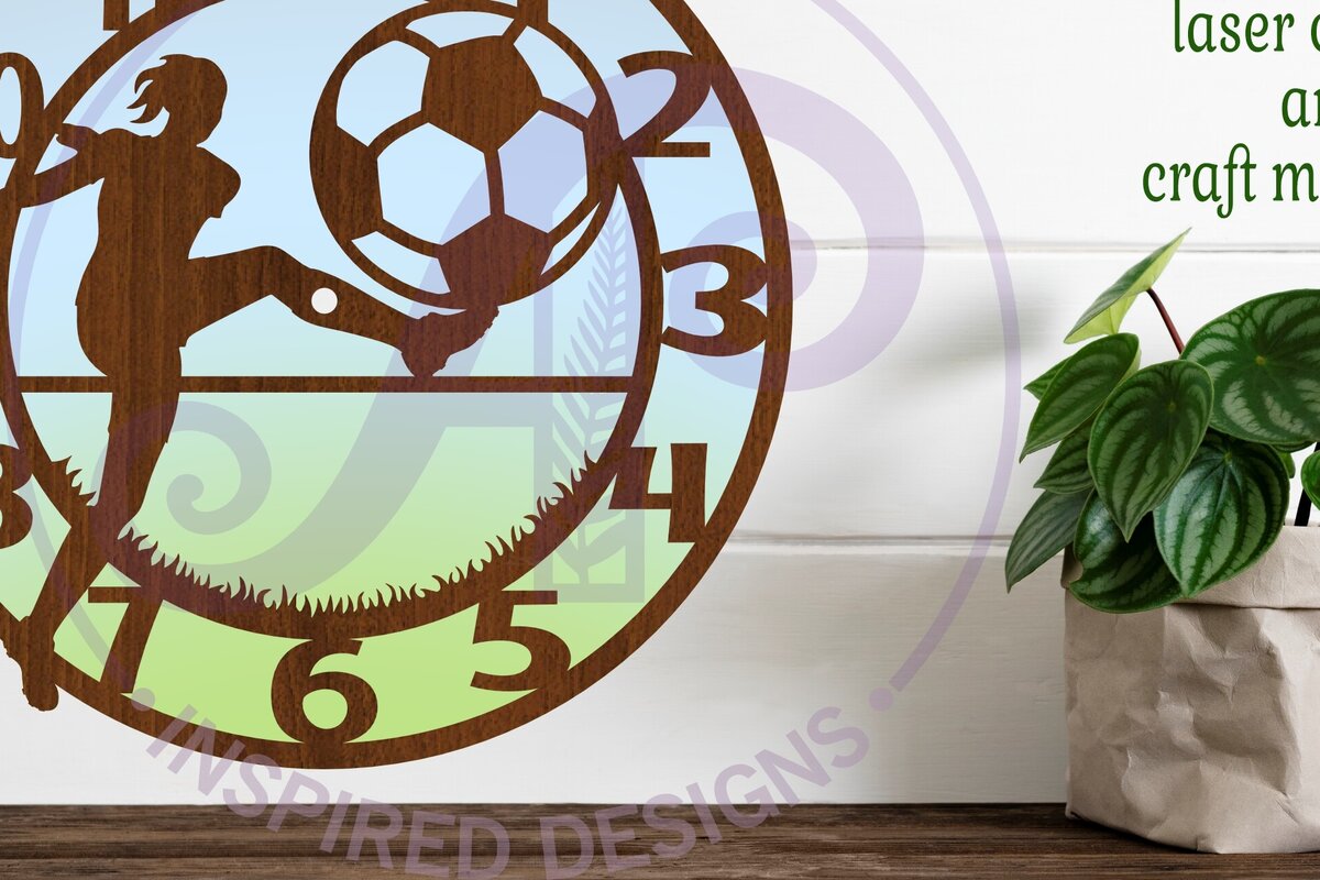 Intra απο ξύλο plywood 3mm-4mm πάχος - Ποδοσφαιριστής Γυναίκα Παίκτρια Ρολόι Τοίχου Λέιζερ Δίασταση 30x20 cm INTRAFABR-120453404