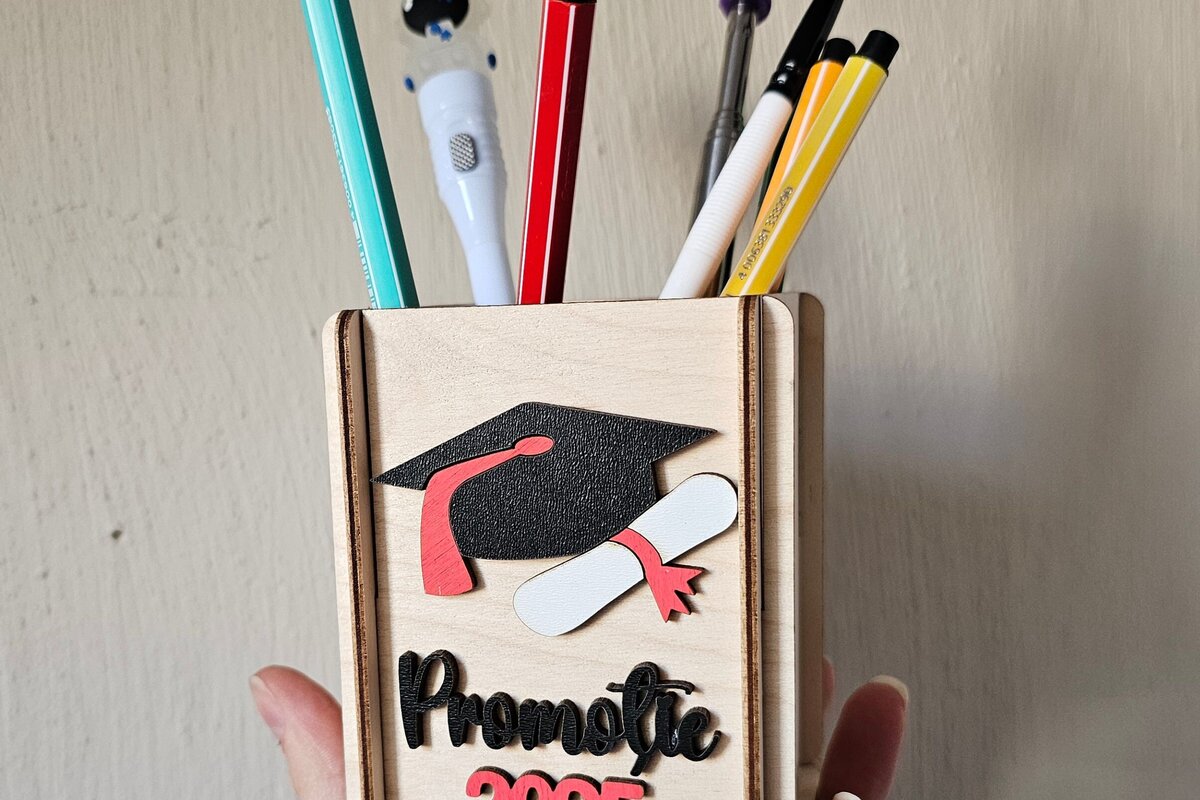 Σετ των 3 Intra απο ξύλο plywood 3mm-4mm πάχος - Στήριγμα Μαρκαδόρου Αποφοίτησης  | Δάσκαλος Δίασταση 4x4 cm INTRAFABR-120166642