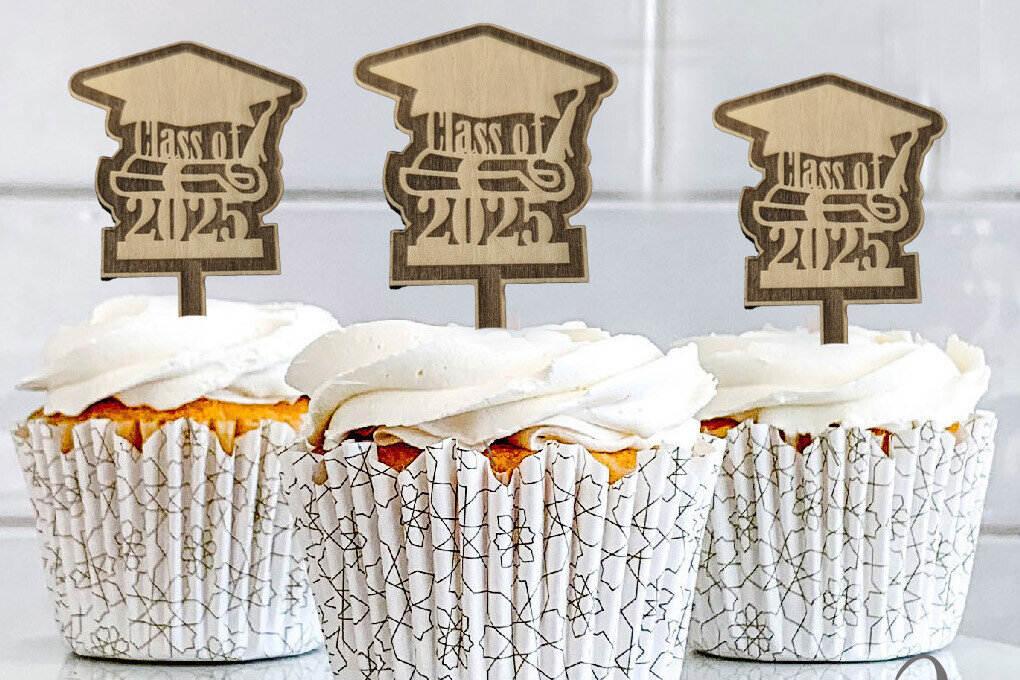 Σετ των 3 Intra απο ξύλο plywood 3mm-4mm πάχος - Αποφοίτηση Cup Cake Toppers Δίασταση 4x4 cm INTRAFABR-118761027