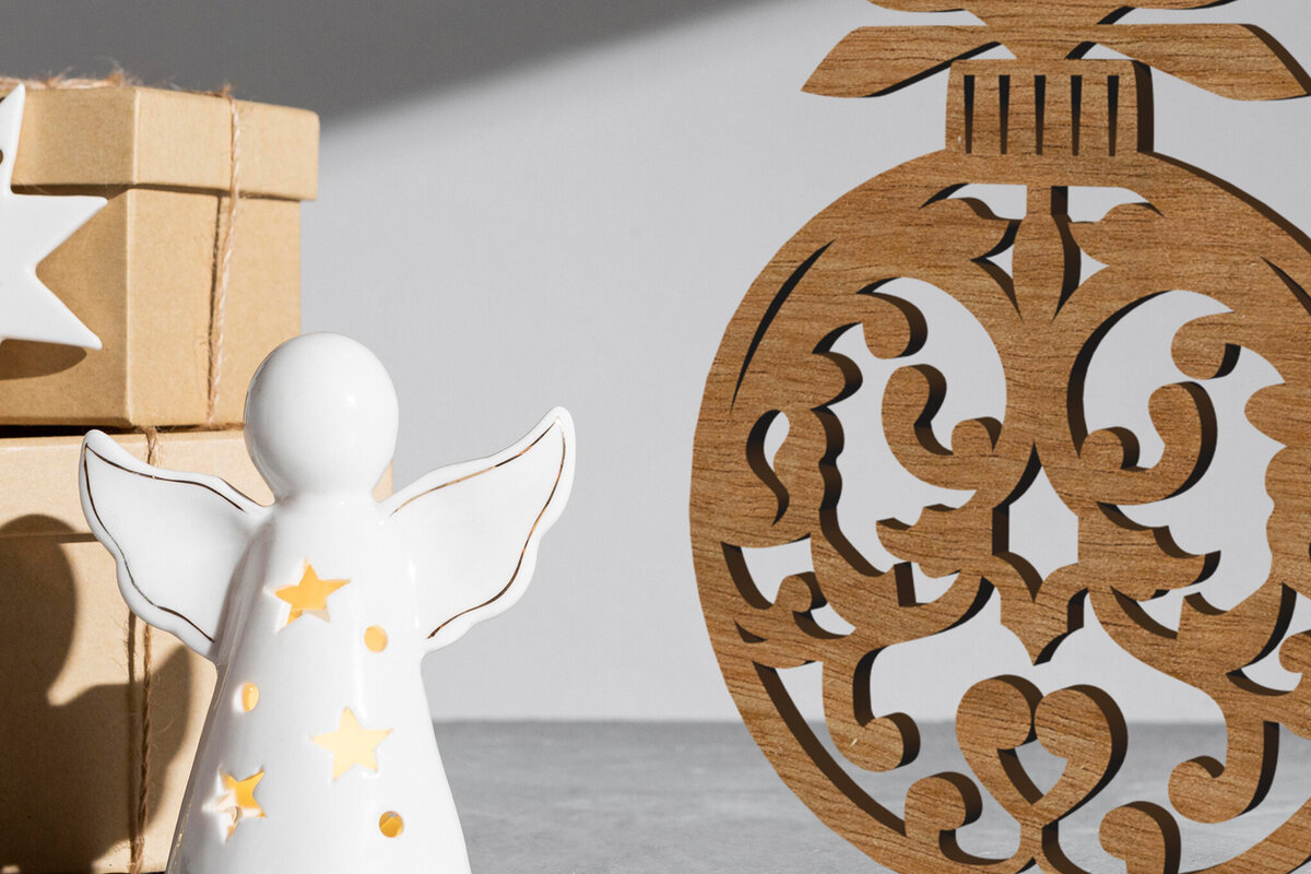 Σετ των 3 Intra απο ξύλο plywood  Χρώμα wenge 3mm-4mm πάχος - Χριστουγεννιάτικο δέντρο διακοσμημένη μπάλα Δίασταση 3x3 cm INTRAFABR-32406392