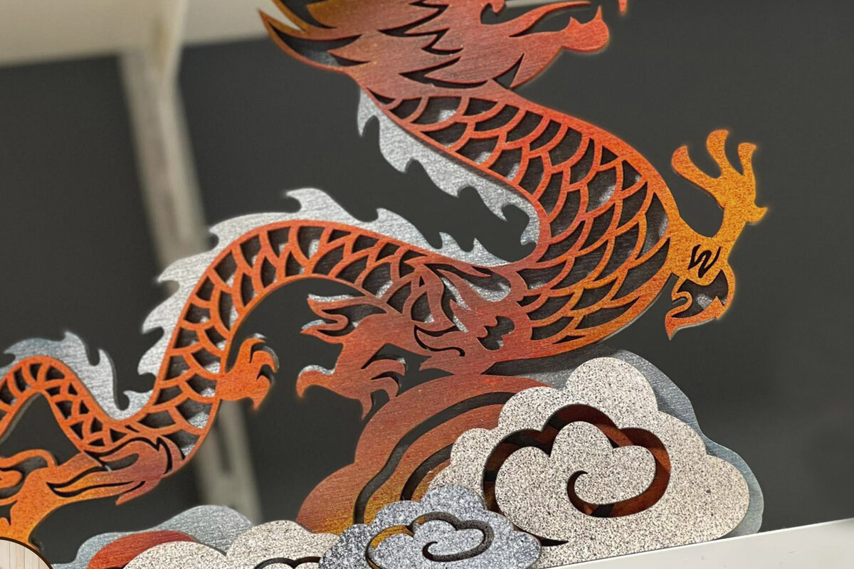 Σετ των 2 Intra απο ξύλο plywood  Χρώμα wenge 3mm-4mm πάχος - κοπής με λέιζερ Dragon CINESE NEW YEAR Δίασταση 9x8 cm INTRAFABR-108123141