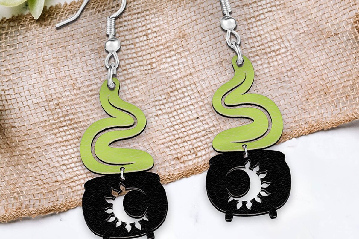 Σετ των 3 Intra απο ξύλο plywood  Χρώμα wenge 3mm-4mm πάχος - Σκουλαρίκια . Halloween Witch . Δίασταση 3x3 cm INTRAFABR-112447093