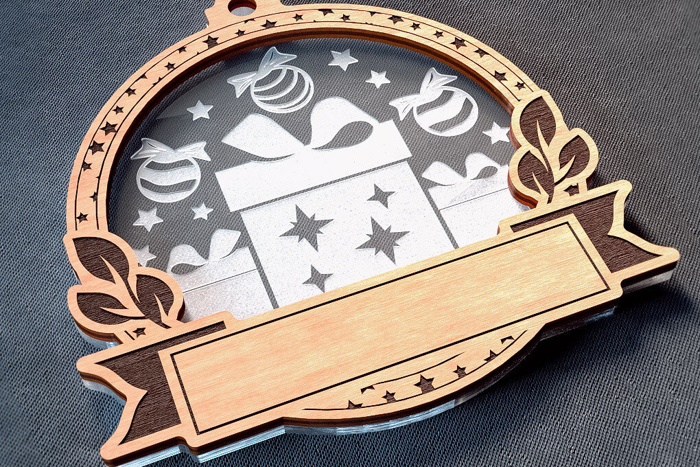 Σετ των 2 Intra απο ξύλο plywood  Χρώμα wenge 3mm-4mm πάχος - Οικογενειακά στολίδια κοπής με λέιζερ | Χριστούγεννα Δίασταση 6x6 cm INTRAFABR-101022637