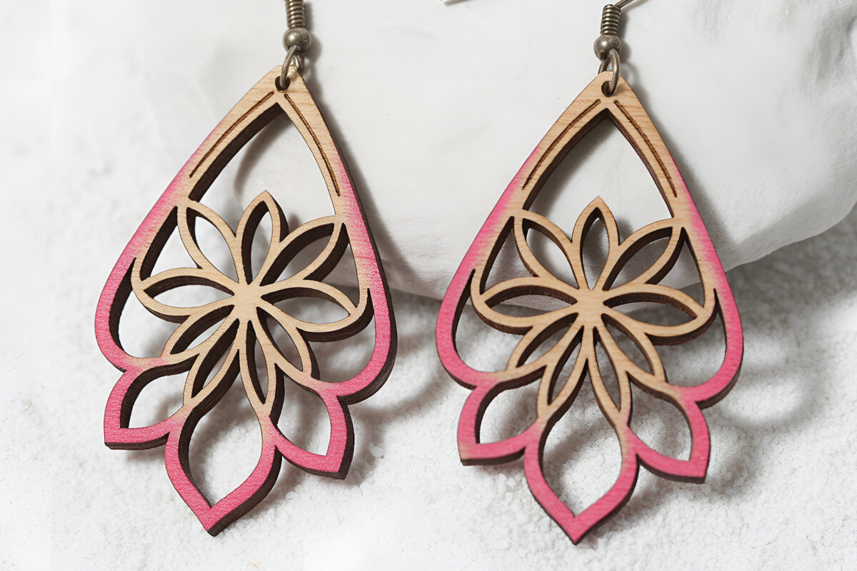 Σετ των 3 Intra απο ξύλο plywood  Χρώμα wenge 3mm-4mm πάχος - Σκουλαρίκια με floral πέταλα Δίασταση 3x3 cm INTRAFABR-114305986