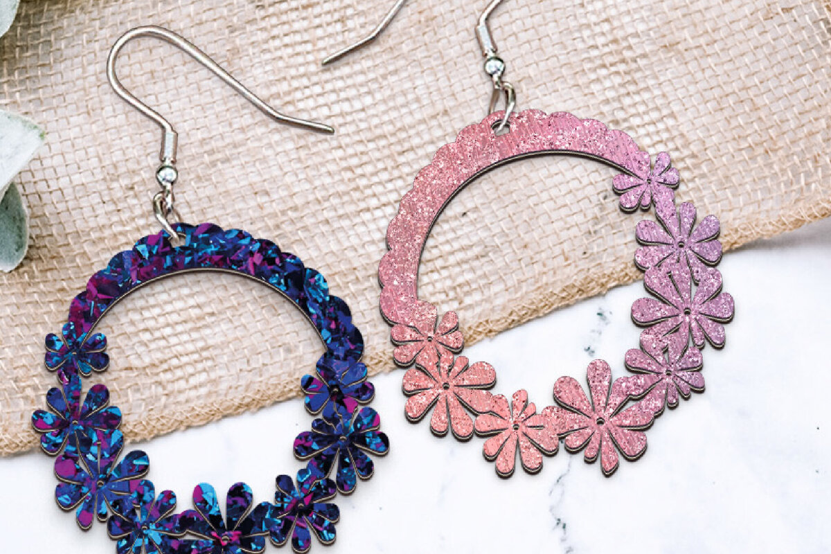 Σετ των 3 Intra απο ξύλο plywood  Χρώμα wenge 3mm-4mm πάχος - Σκουλαρίκια με λουλούδια . Σκουλαρίκια Boho Δίασταση 3x3 cm INTRAFABR-24714113