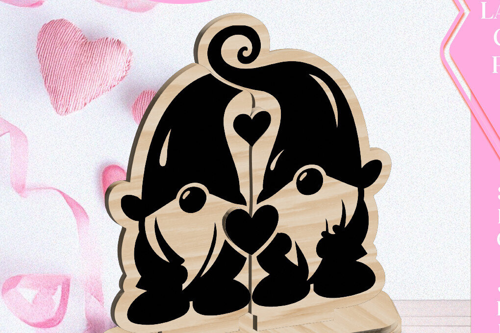 Σετ των 2 Intra απο ξύλο plywood  Χρώμα wenge 3mm-4mm πάχος - Κόψιμο με λέιζερ στολίδι Gnome Love Valentine Δίασταση 6x6 cm INTRAFABR-69104616