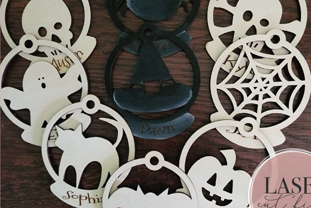 Σετ των 2 Intra απο ξύλο plywood  Χρώμα wenge 3mm-4mm πάχος - Ετικέτες τσάντα αποκριών Στρογγυλό λέιζερ Δίασταση 15x15 cm INTRAFABR-16839142