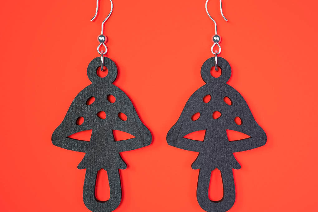 Σετ των 3 Intra απο ξύλο plywood  Χρώμα wenge 3mm-4mm πάχος - Αποκριάτικα σκουλαρίκια Δίασταση 3x3 cm INTRAFABR-121843563