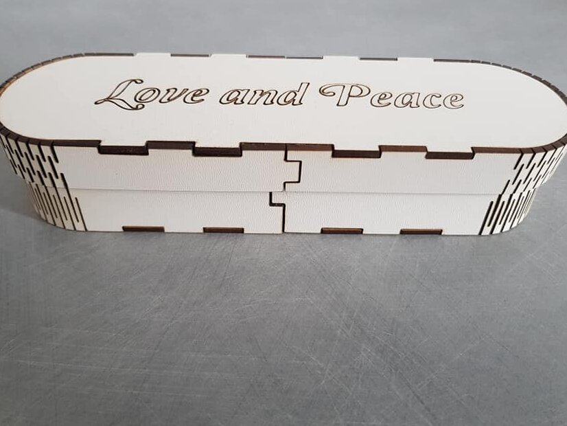 Intra απο ξύλο plywood 3mm-4mm πάχος – Εξατομικευμένο Ξύλινο Μολυβοκούτι 30x30 cm INTRAVECTRY-MY543632