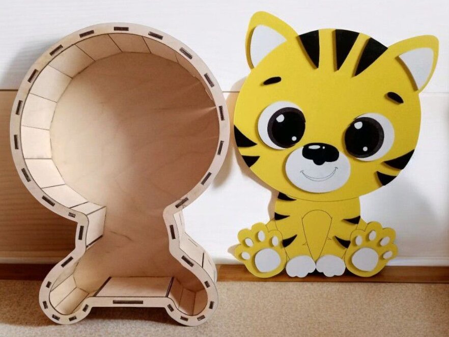 Intra απο ξύλο plywood 3mm-4mm πάχος – Χαριτωμένο γιορτινό κουτί Little Tiger Cub 30x30 cm INTRAVECTRY-MY543048