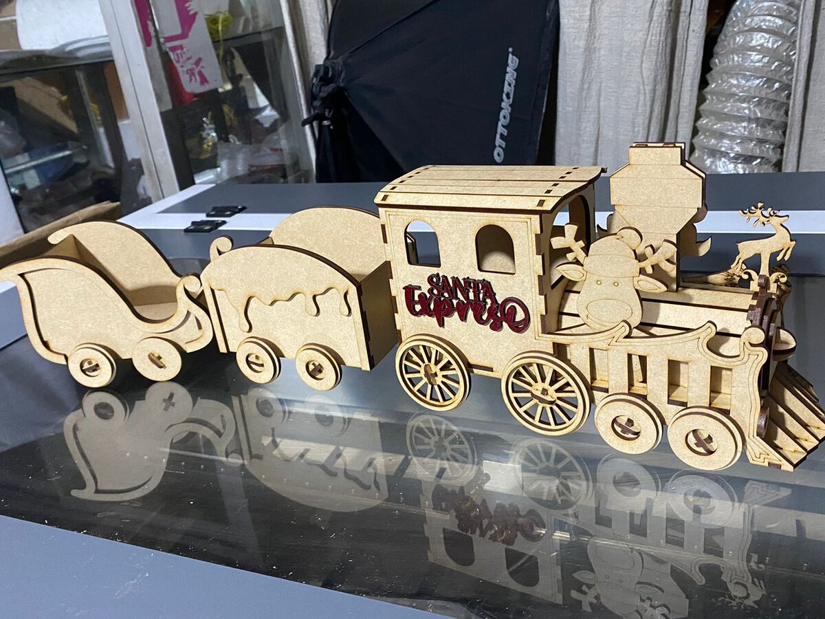 Σετ των 3 Intra απο ξύλο plywood 3mm-4mm πάχος – Ξύλινο τρένο Santa Express 15x15 cm INTRAVECTRY-MY542694