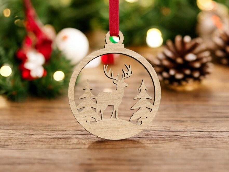 Σετ των 3 Intra απο ξύλο plywood 3mm-4mm πάχος – Χριστουγεννιάτικο δέντρο με μπιχλιμπίδι ελαφιού 25x30 cm INTRAVECTRY-MY552583