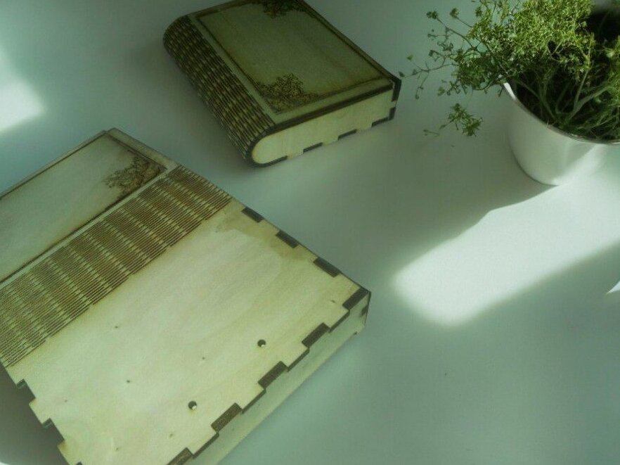 Intra απο ξύλο plywood 3mm-4mm πάχος – Κουτί βιβλίου με floral χαρακτικό 30x30 cm INTRAVECTRY-MY552175