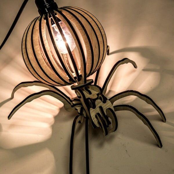 Intra απο ξύλο plywood 3mm-4mm πάχος – Ξύλινο φωτιστικό γραφείου σε σχήμα αράχνης 30x30 cm INTRAVECTRY-MY552173