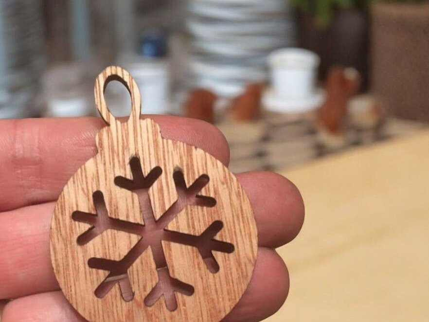 Σετ των 3 Intra απο ξύλο plywood 3mm-4mm πάχος – Χριστουγεννιάτικη διακόσμηση με νιφάδα χιονιού 35x40 cm INTRAVECTRY-MY549234