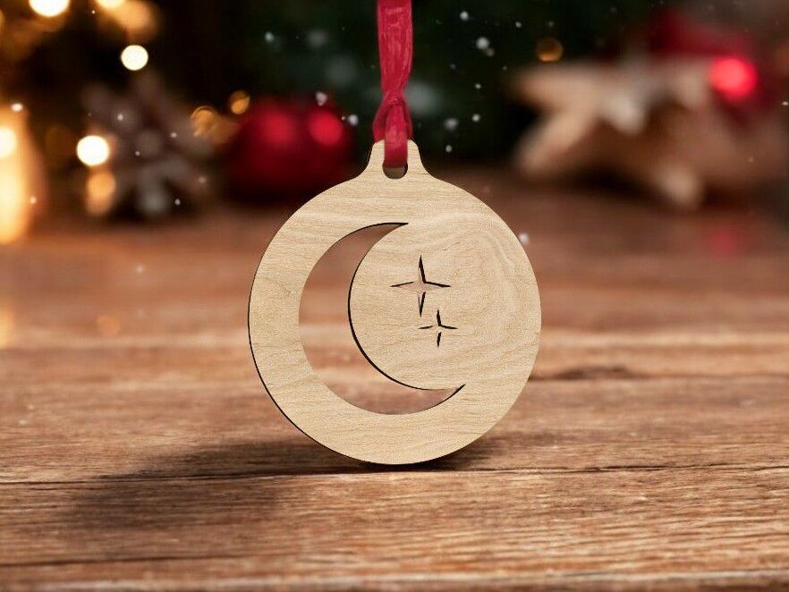 Intra απο ξύλο plywood 3mm-4mm πάχος – Φεγγάρι και αστέρια Χριστουγεννιάτικο μπιχλιμπίδι 45x50 cm INTRAVECTRY-MY551651