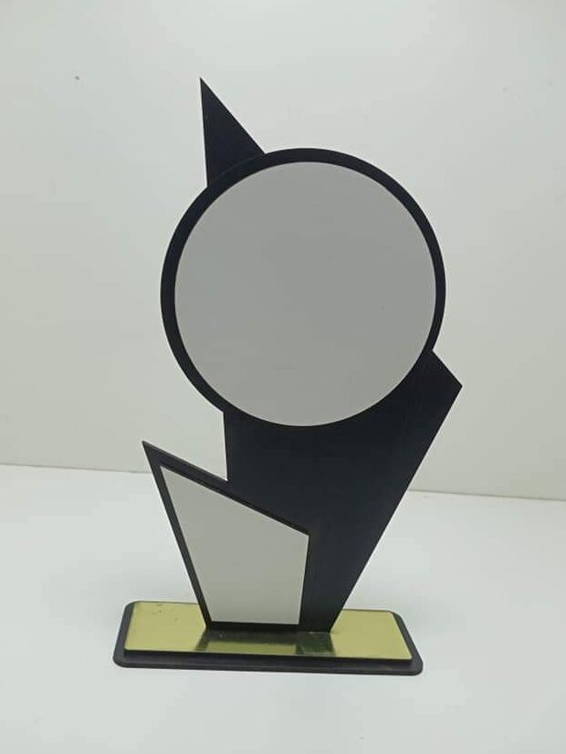 Σετ των 2 Intra απο ξύλο plywood 3mm-4mm πάχος – ξύλο CDR DXF Τρόπαιο Αναγνώρισης Ξύλινου Υπαλλήλου 10x10 cm INTRAVECTRY-MY554220