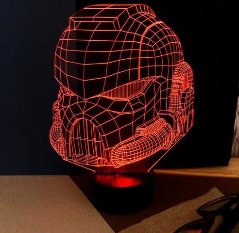 Intra απο ξύλο plywood 3mm-4mm πάχος – Λαμπτήρας νύχτας με κράνος από πλεξιγκλάς με χαραγμένο με λέιζερ Star Wars Imperial Stormtrooper 35x40 cm INTRAVECTRY-MY556447