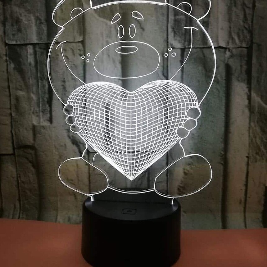 Intra απο ξύλο plywood 3mm-4mm πάχος – Χαραγμένο με λέιζερ προσαρμοσμένο αρκουδάκι φροντίδας με λαμπτήρα 3D ψευδαίσθησης καρδιάς 20x25 cm INTRAVECTRY-MY556465