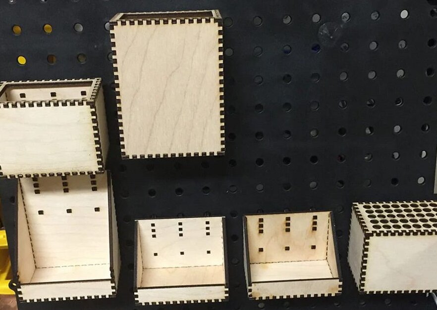 Σετ των 3 Intra απο ξύλο plywood 3mm-4mm πάχος – ξύλο Pegboard Tool Box Organizer DXF SVG 20x25 cm INTRAVECTRY-MY560195