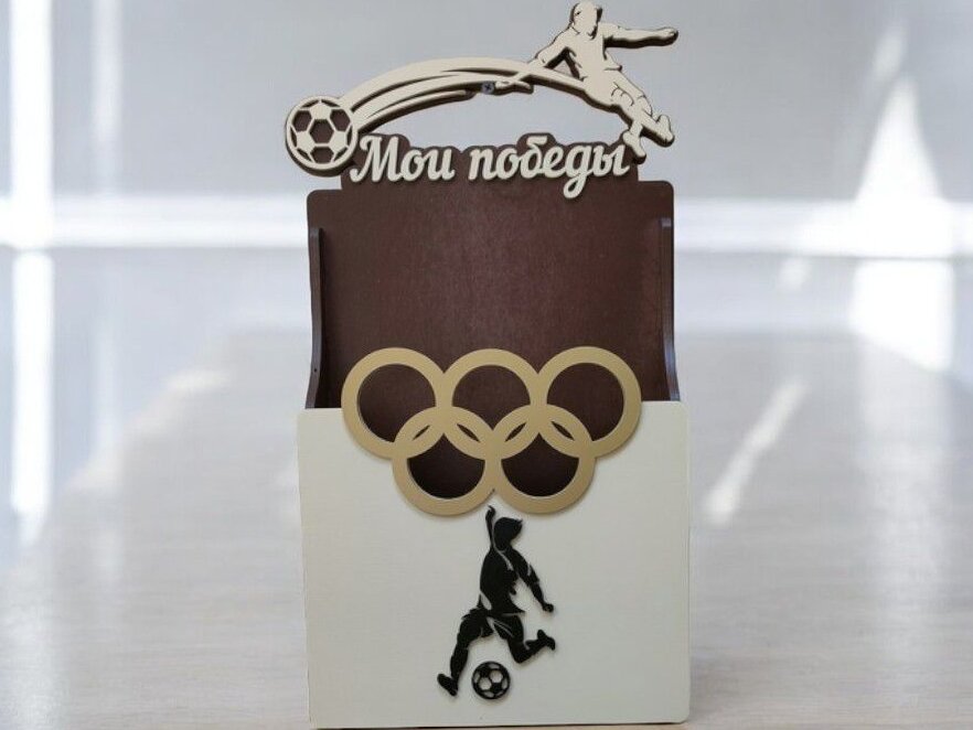 Intra απο ξύλο plywood 3mm-4mm πάχος – Κάτοχος μεταλλίου ποδοσφαίρου 40x40 cm INTRAVECTRY-MY553866