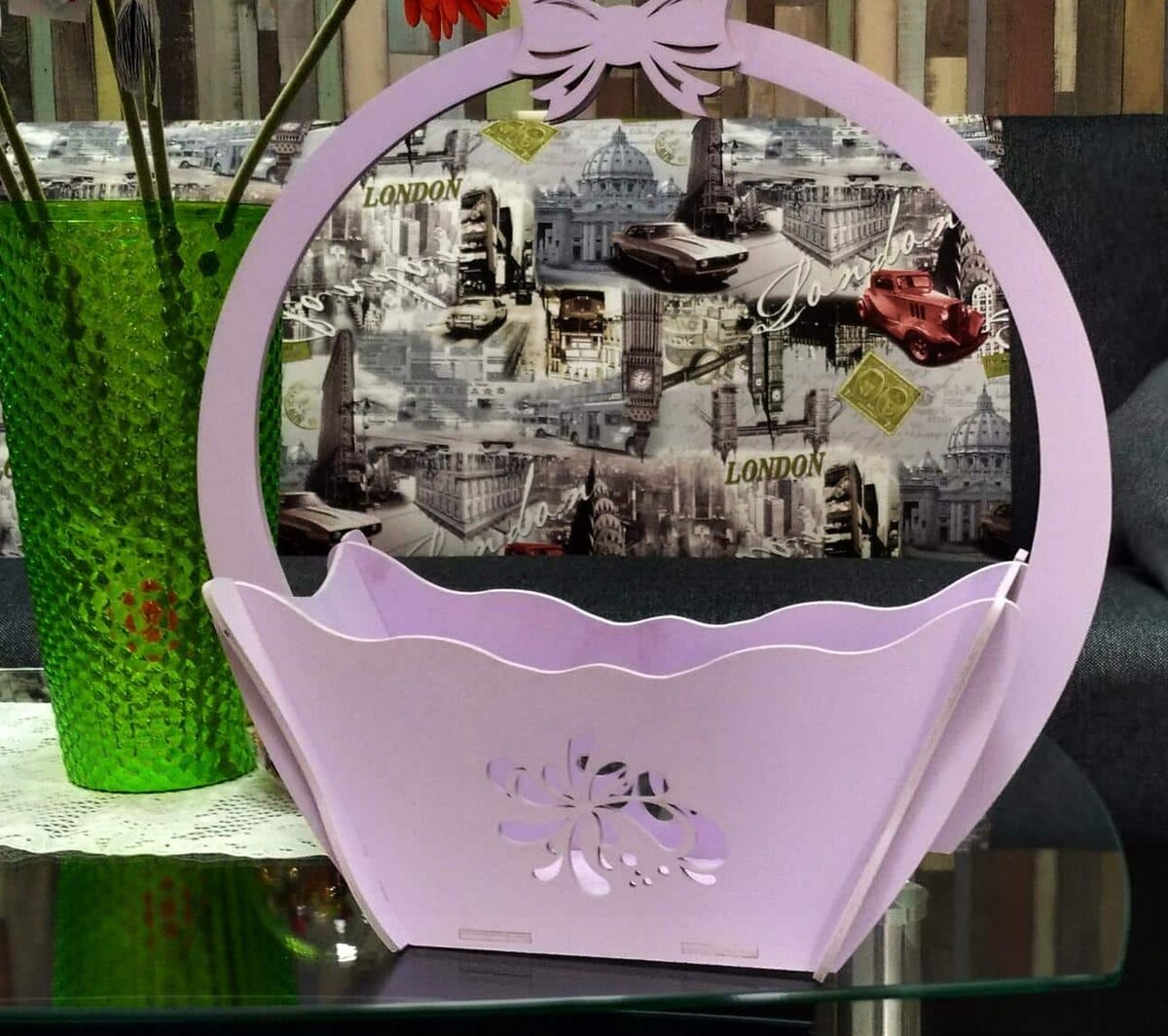 Intra απο ξύλο plywood 3mm-4mm πάχος – Κυματιστό καλάθι με λαβή με λουλούδια διακοσμημένο ξύλο φιόγκου με κορδέλα 25x30 cm INTRAVECTRY-MY545208