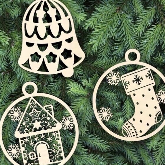 Σετ των 3 Intra απο ξύλο plywood 3mm-4mm πάχος – ξύλο Χριστουγεννιάτικου κουδουνιού, κάλτσες και κρεμαστά μπάλες σπιτιού 35x40 cm INTRAVECTRY-MY545766