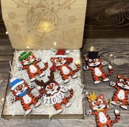 Σετ των 3 Intra απο ξύλο plywood 3mm-4mm πάχος – ξύλο Παιχνιδιών Χριστουγεννιάτικου Δέντρου Tiger Cubs 45x50 cm INTRAVECTRY-MY547936