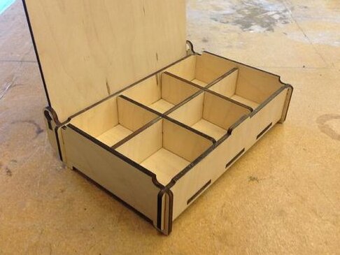 Intra απο ξύλο plywood 3mm-4mm πάχος – Ξύλινο κουτί έξι τμημάτων με λίμα με αρθρωτό καπάκι 40x40 cm INTRAVECTRY-MY557057