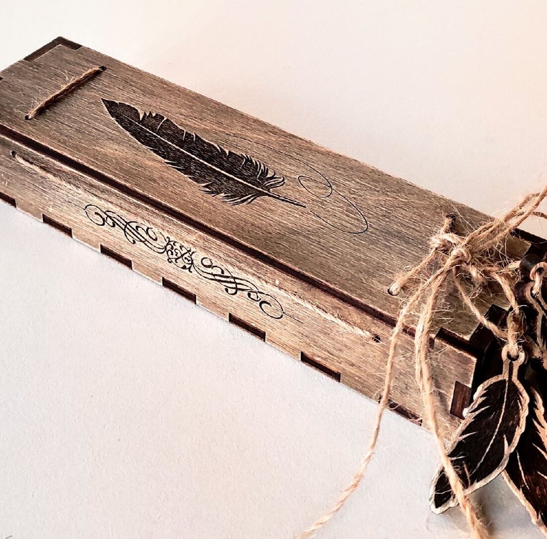 Σετ των 2 Intra απο ξύλο plywood 3mm-4mm πάχος – ξύλο Κουτί δώρου με ξύλινο χαραγμένο πούπουλο στυλό 45x50 cm INTRAVECTRY-MY558476