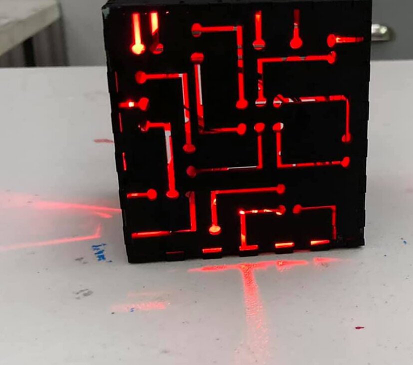 Intra απο ξύλο plywood 3mm-4mm πάχος – Φουτουριστικό φωτιστικό LED νύχτας Tesseract Cube 50x60 cm INTRAVECTRY-MY557910